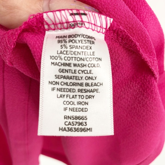 Halogen Womens Top Medium Pink Lace Crepe Stretch Jewel Neck Sleeveless NWOT - Picture 8 of 9